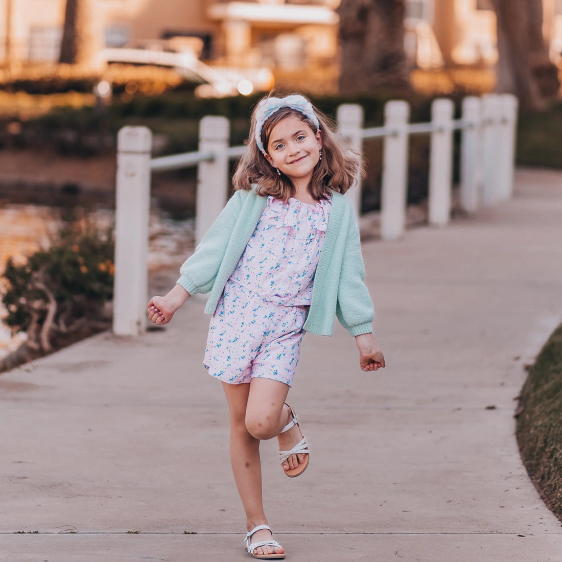 Frog Sac - Big Bow Headband - Double Layer Rainbow Mini Rosette