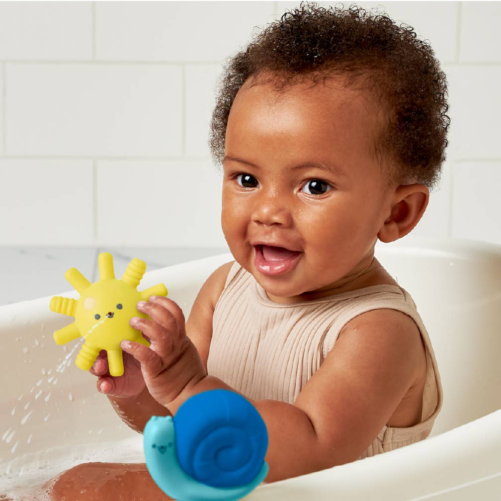 Itzy Ritzy - Itzy Splash Gift Set Soft Bath + Water Toys