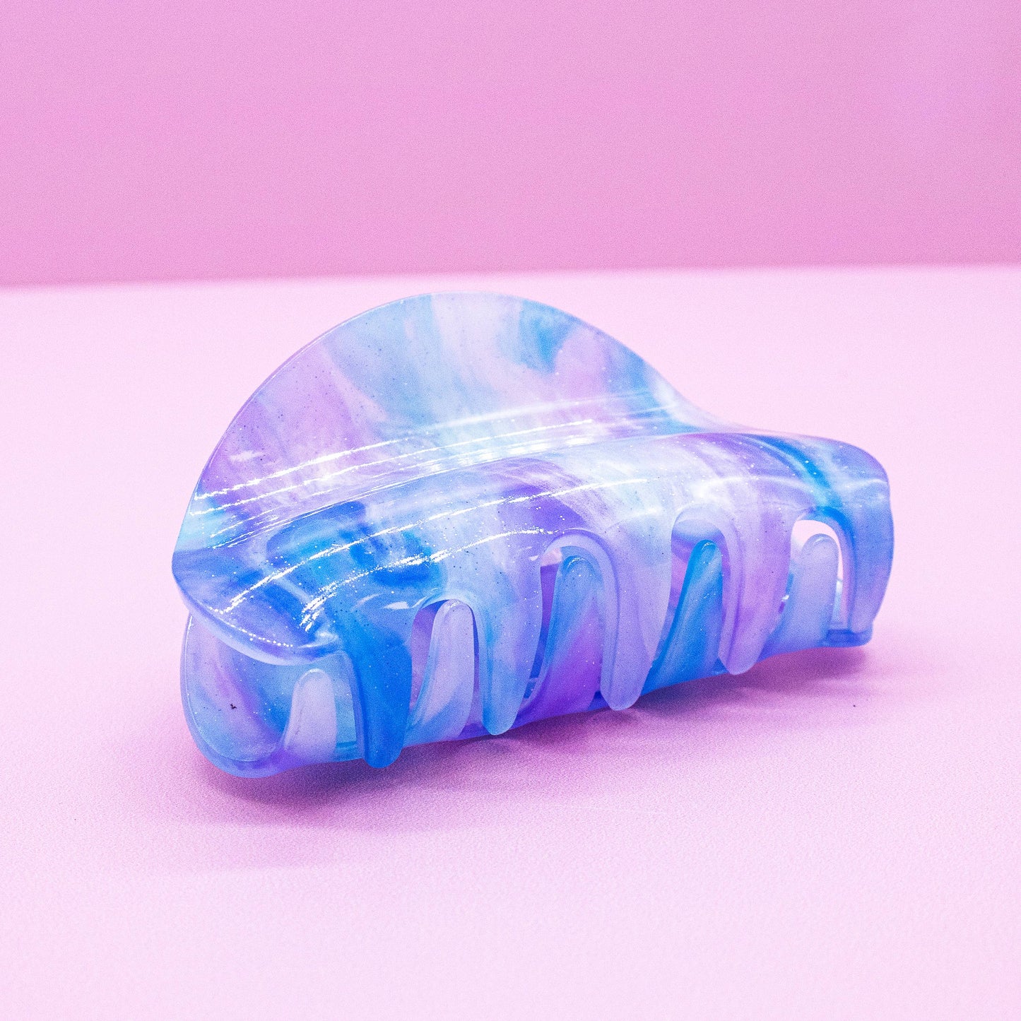 Frog Sac - Medium Hair Claw Clip