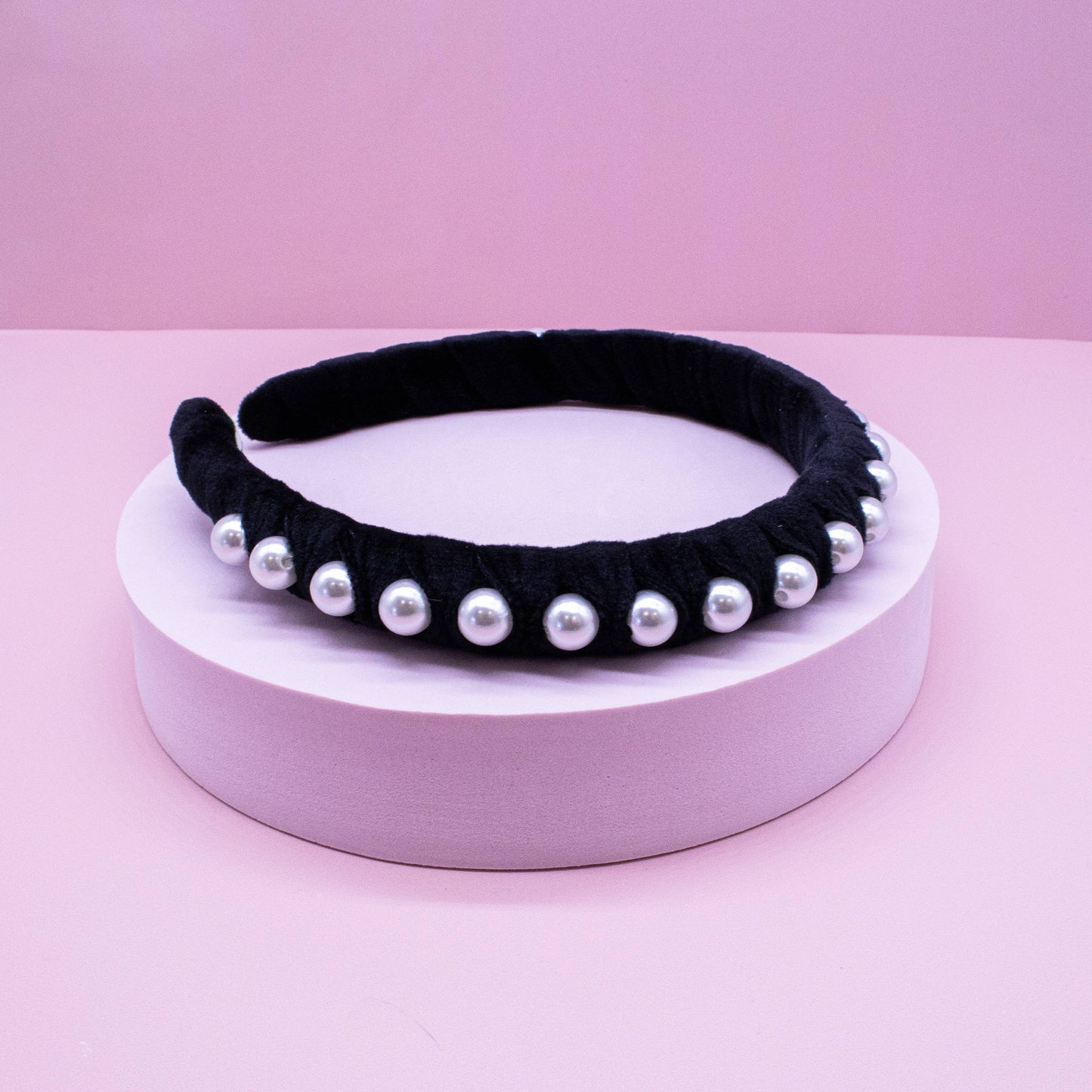 Frog Sac - Black Velvet Wrapped Pearl Headband
