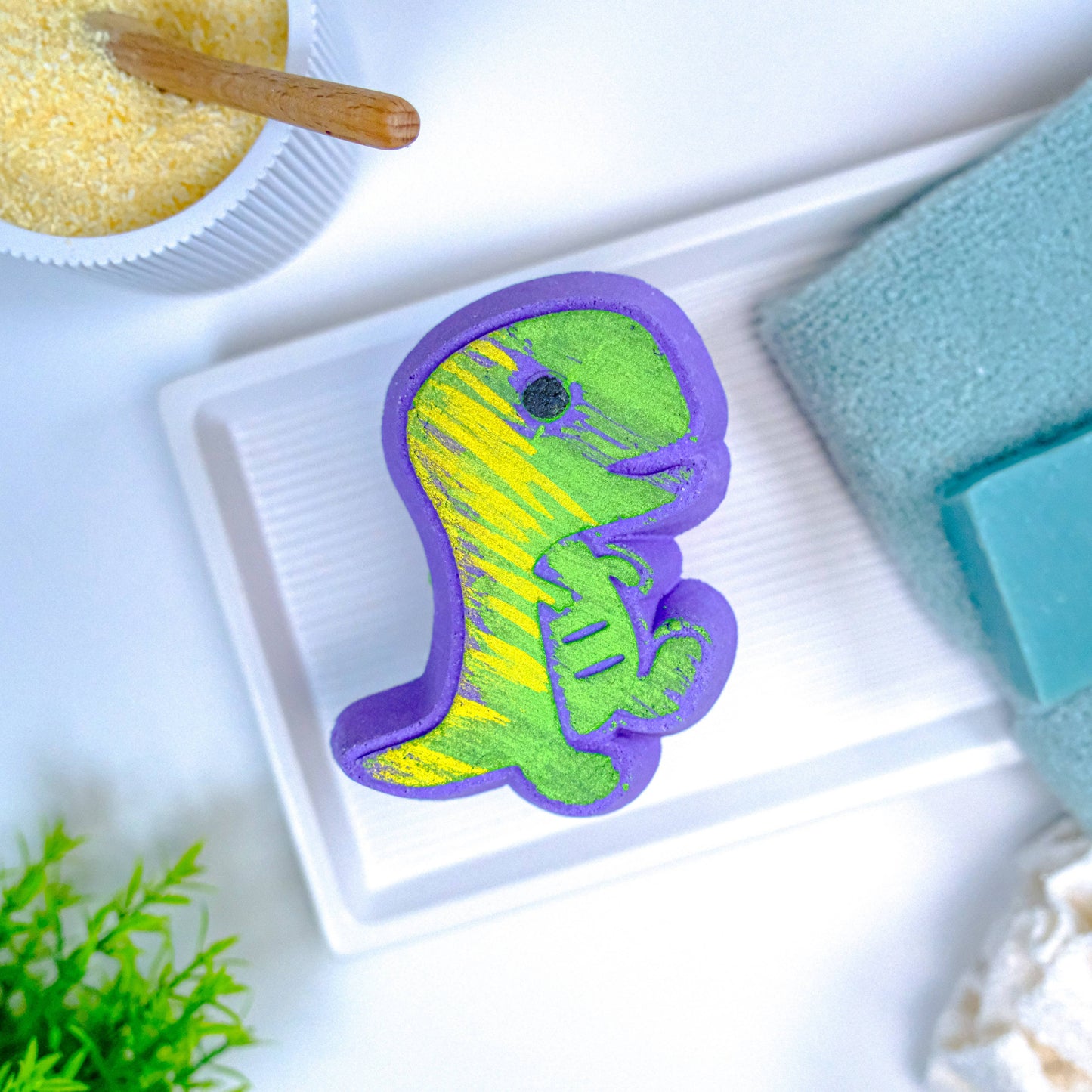 Happy Hippo Bath - Dinosaur Discovery - Bath Bomb with Toy