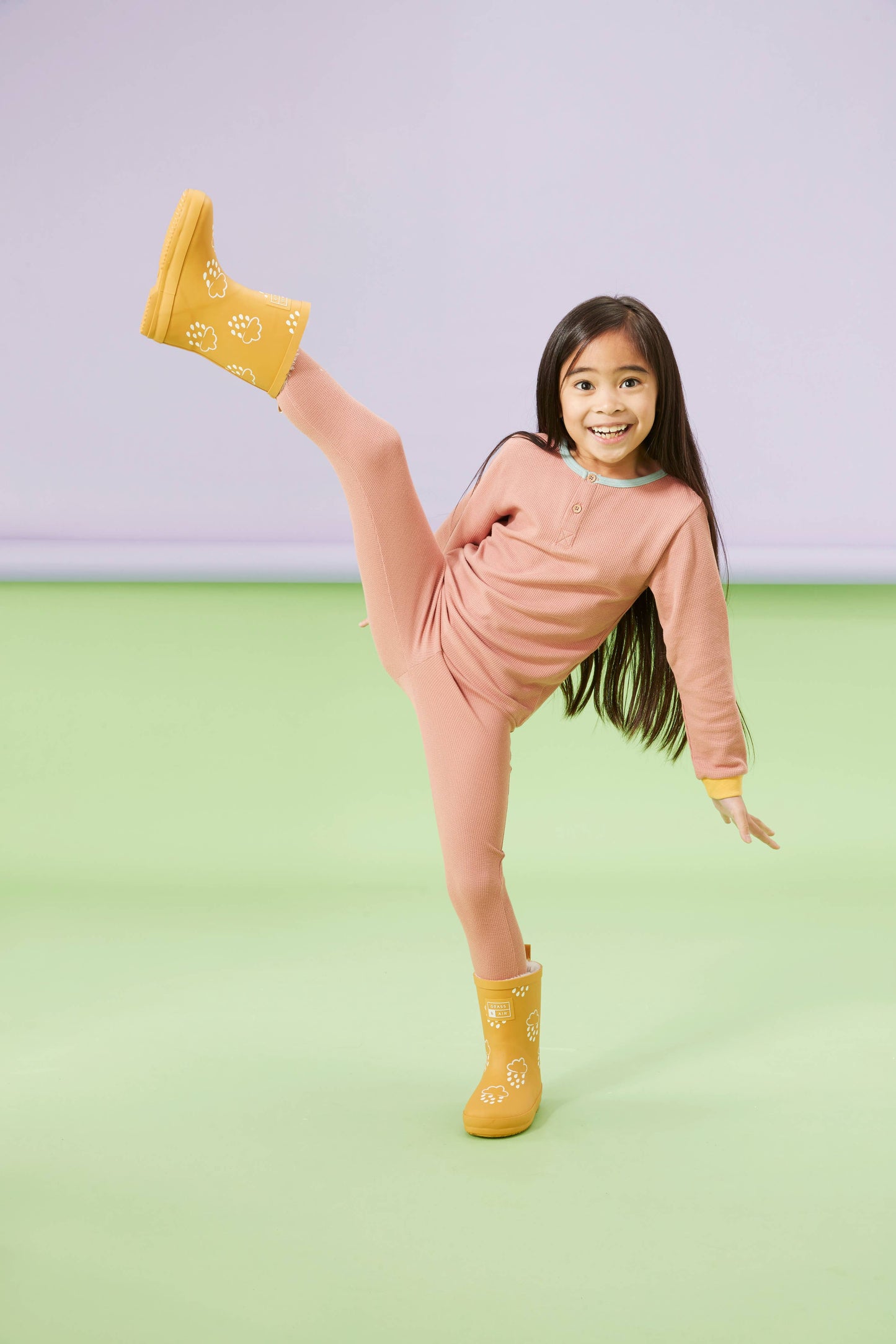 Grass & Air - Ochre Colour-Changing Kids Winter Wellies
