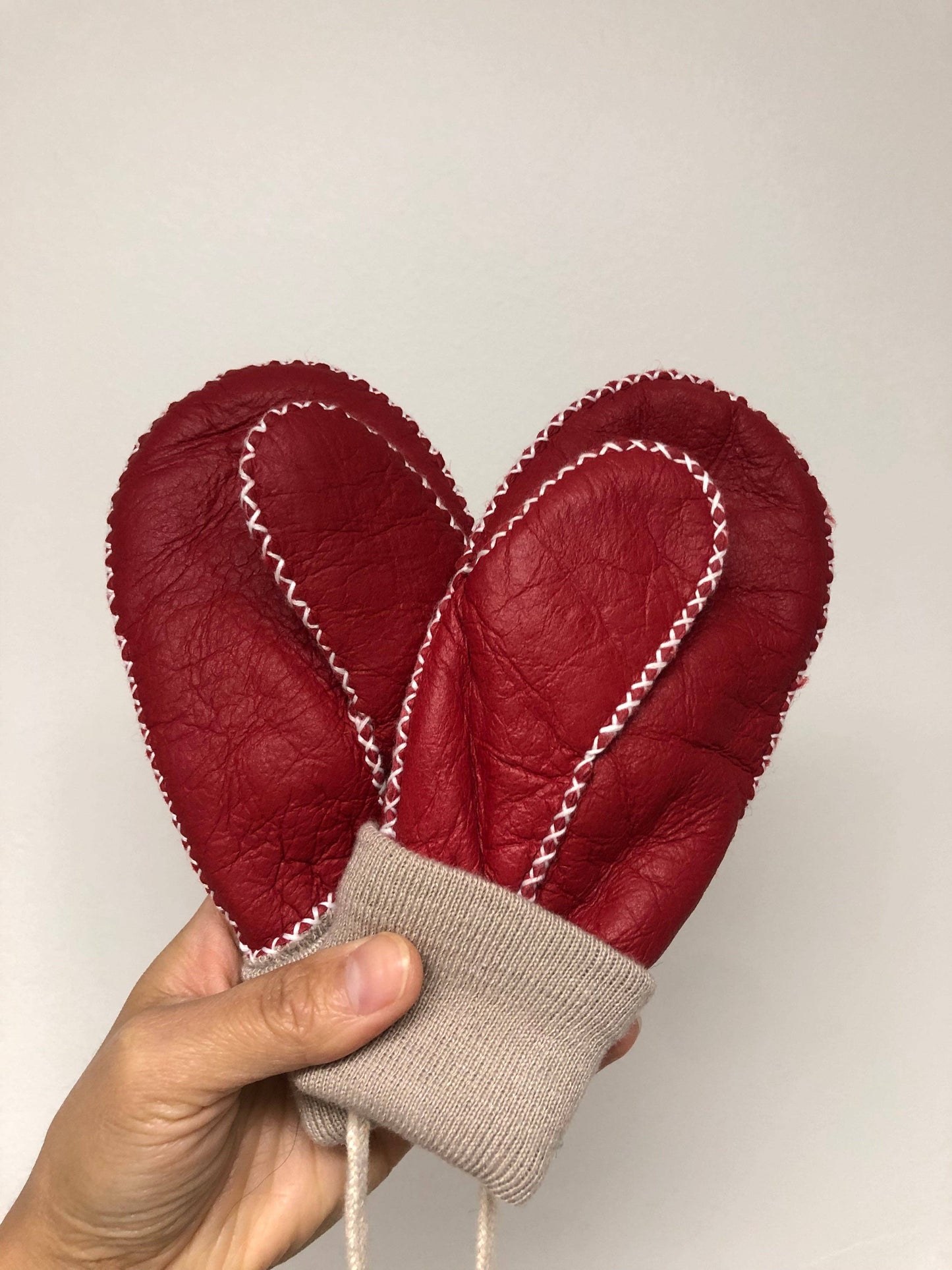 Billy Bamboo - KIDS SHEARLING MITTENS: Holly red