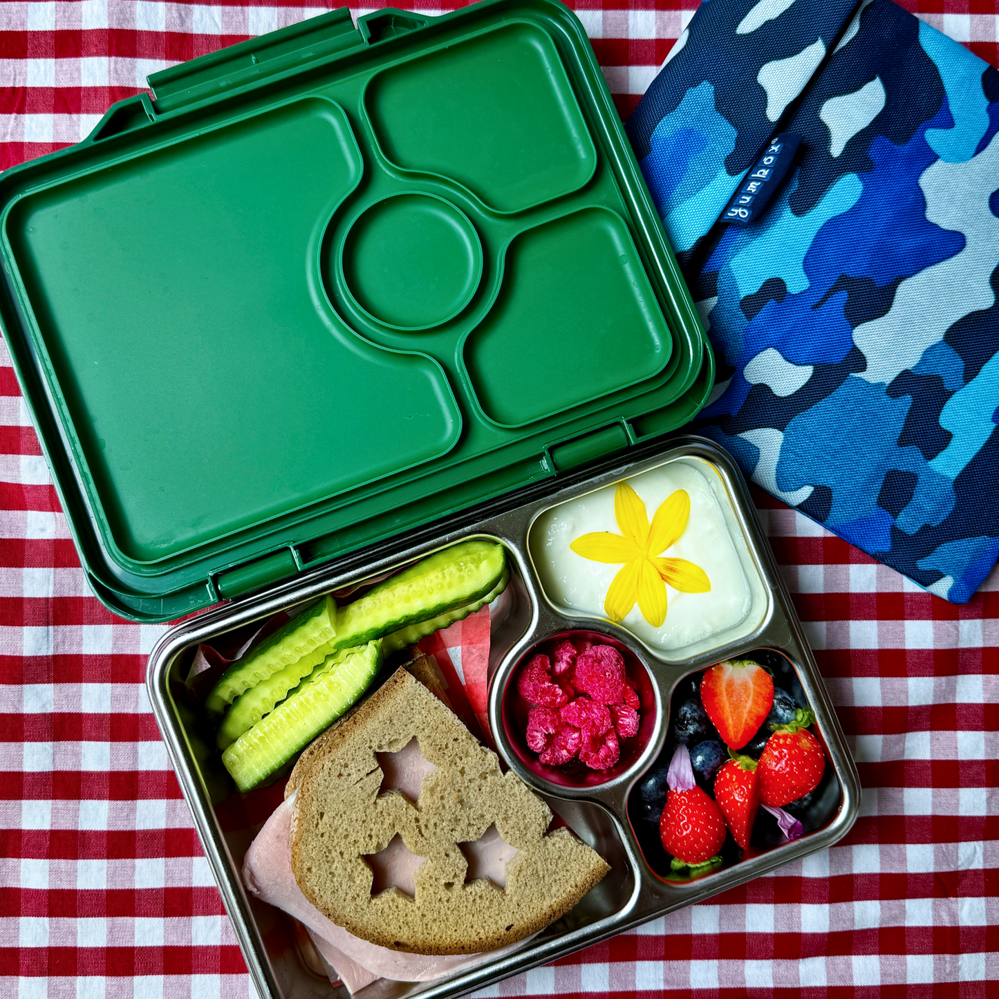 Dublin_Green_Yumbox_Pret_Lifestyle