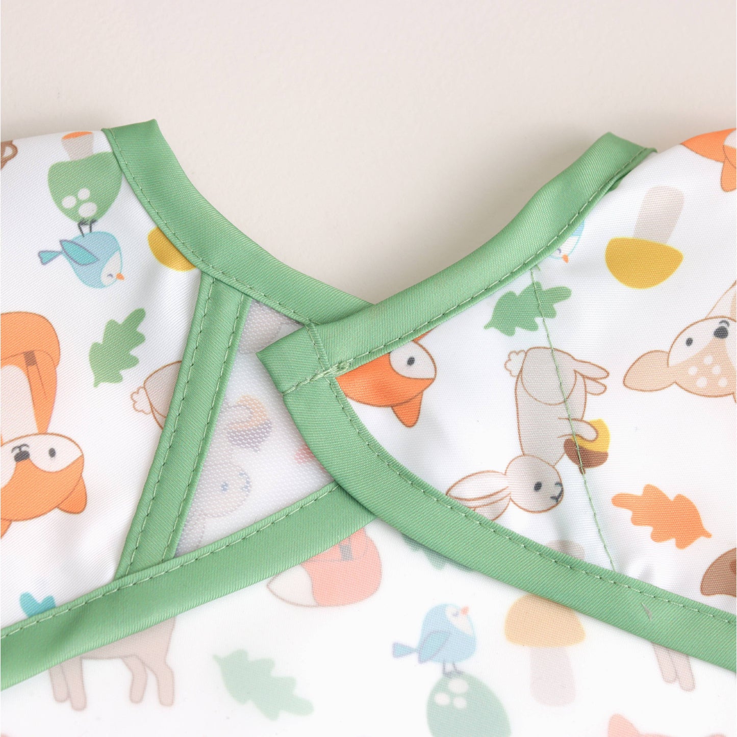Itzy Ritzy -  Itzy Everywhere Bib - Long Sleeve Water-resistant Bib