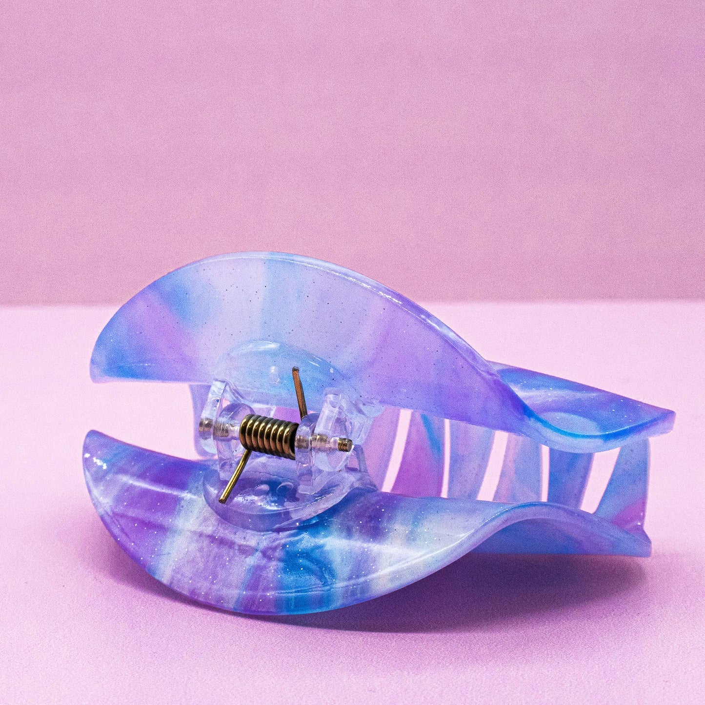 Frog Sac - Medium Hair Claw Clip