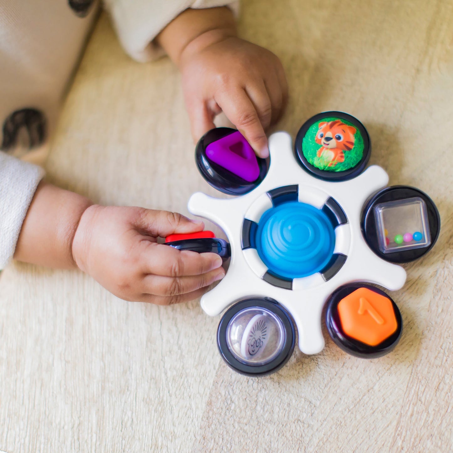 BABY EINSTEIN - Curiosity Clutch™ Sensory Toy