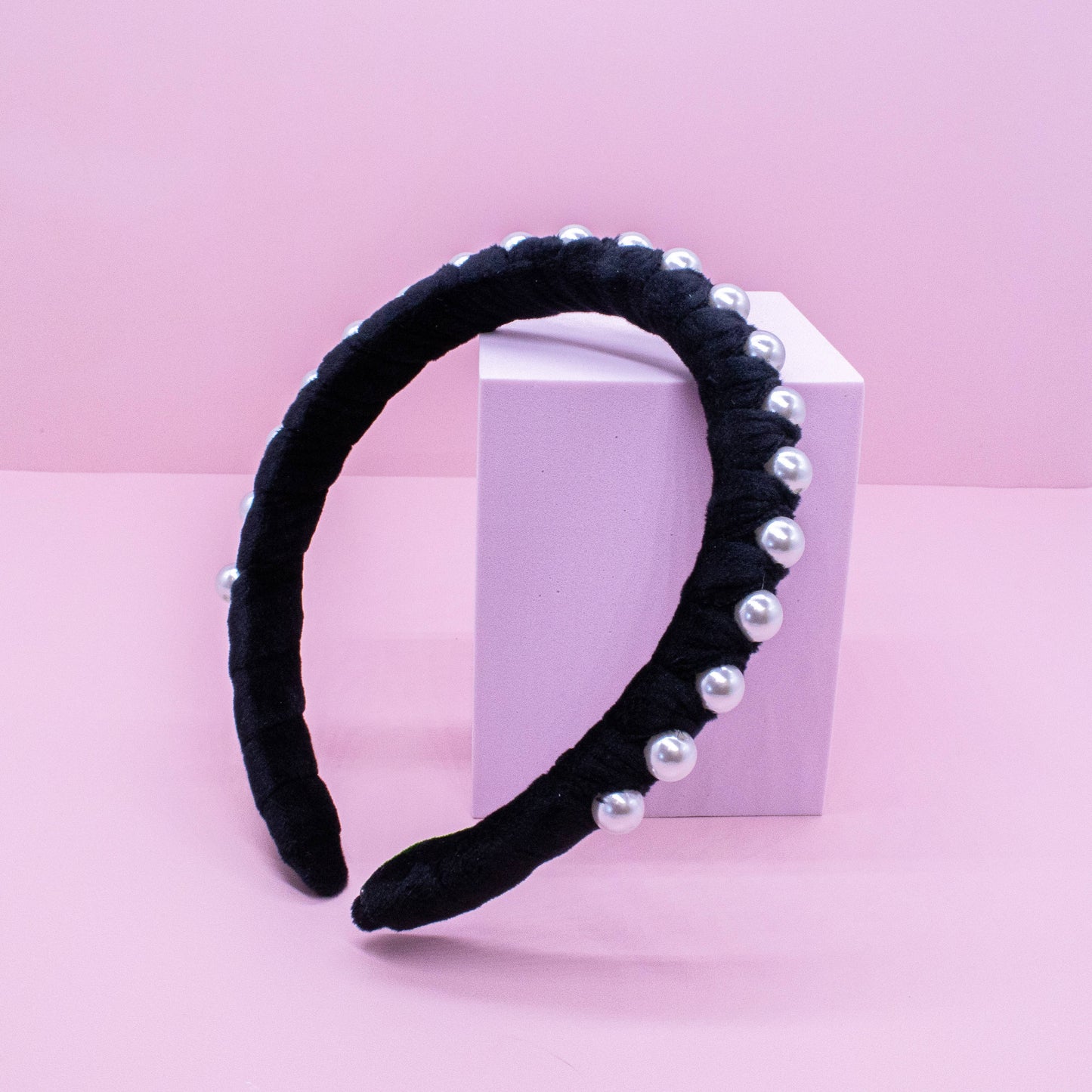 Frog Sac - Black Velvet Wrapped Pearl Headband