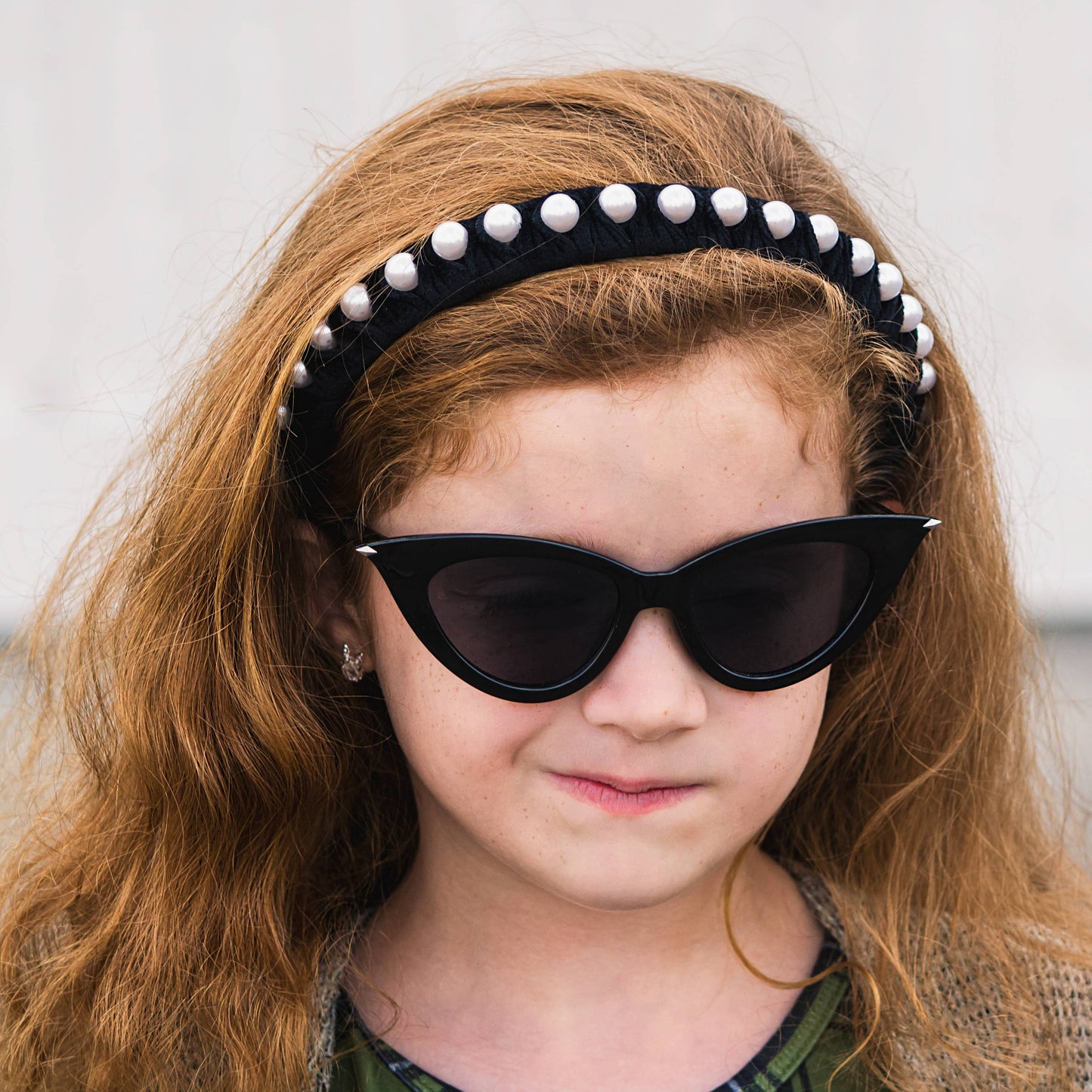 Frog Sac - Black Velvet Wrapped Pearl Headband