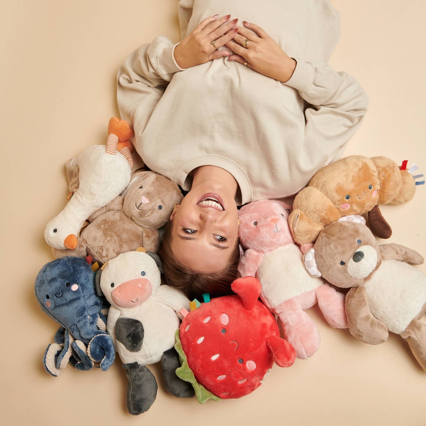 Itzy Ritzy - Sweetie Snuggles Plush: Croissant