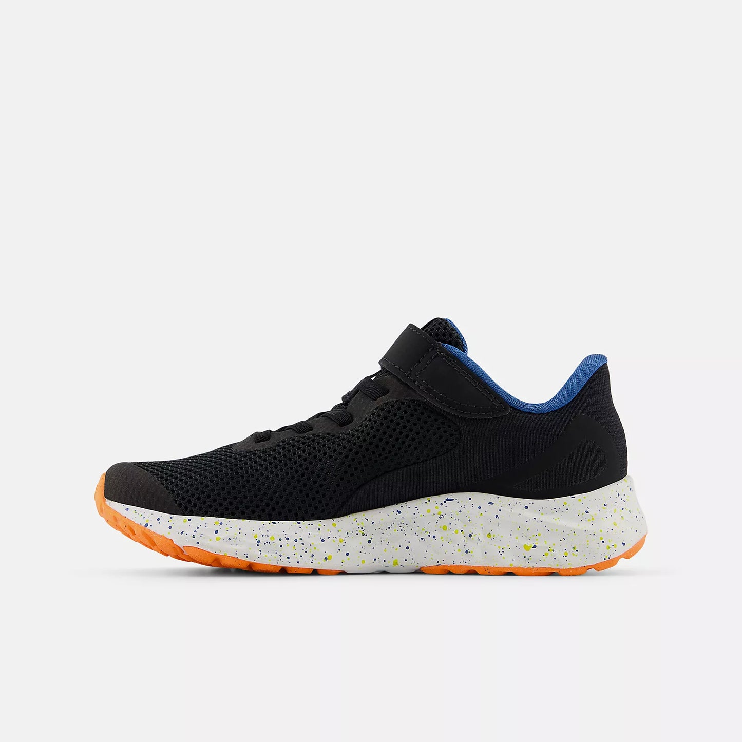 New Balance - Fresh Foam Arishi v4 Running Shoe - Bungee Lace with Top Strap - Little Kid - Black with Blaze Orange